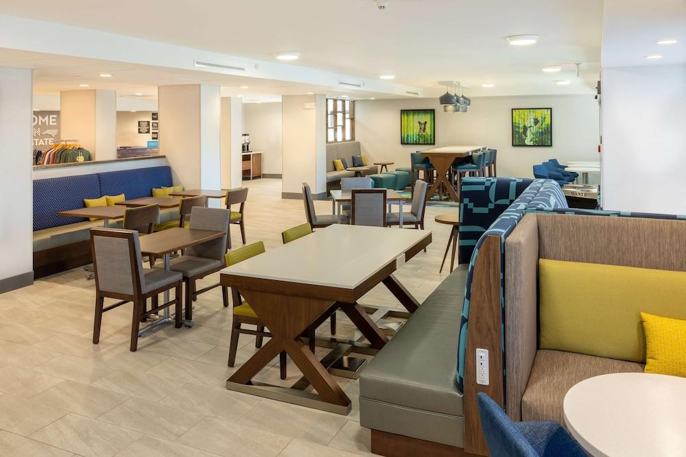 Hampton Inn Asheville-Tunnel Rd. photo 27