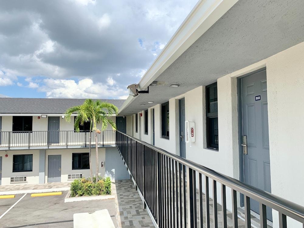 Hialeah Airport Motel photo 6