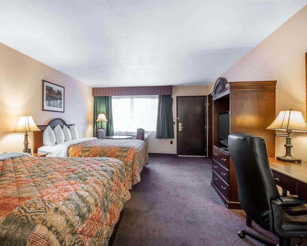 Quality Inn & Suites Cameron Park Shingle Springs photo 15