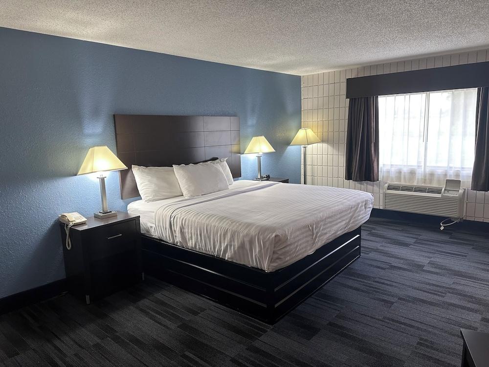 Baymont Inn and Suites by Wyndham Farmington, MO photo 14