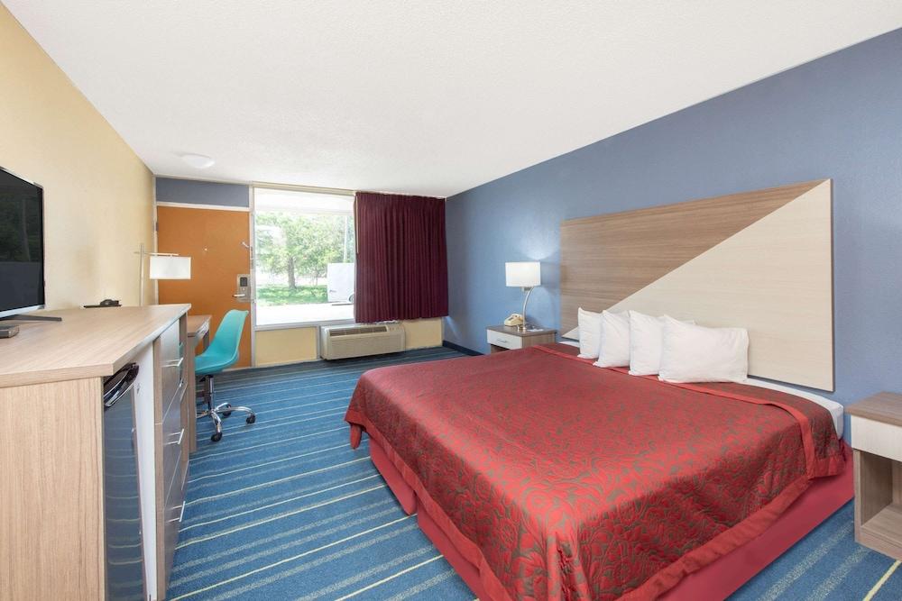 Days Inn by Wyndham Salem, Illinois photo 46