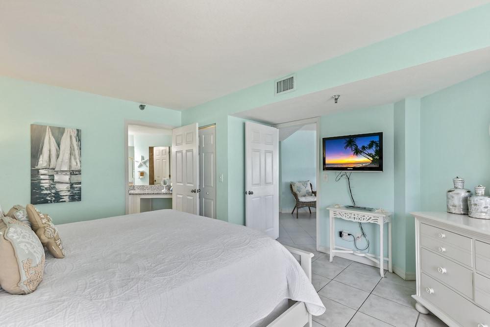 Tropical Suites at Sunglow Resort photo 72