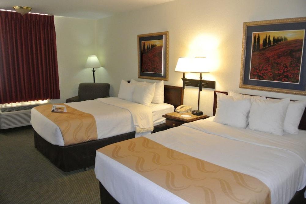 Quality Inn and Suites photo 8