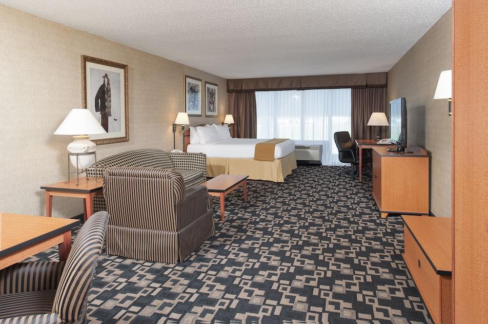 Holiday Inn Express Hotel & Suites Greenwood by IHG photo 8