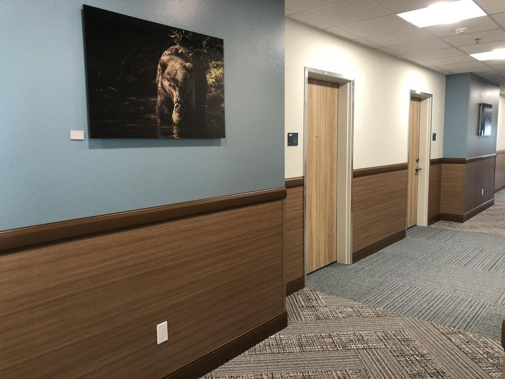 Kodiak Compass Suites photo 22