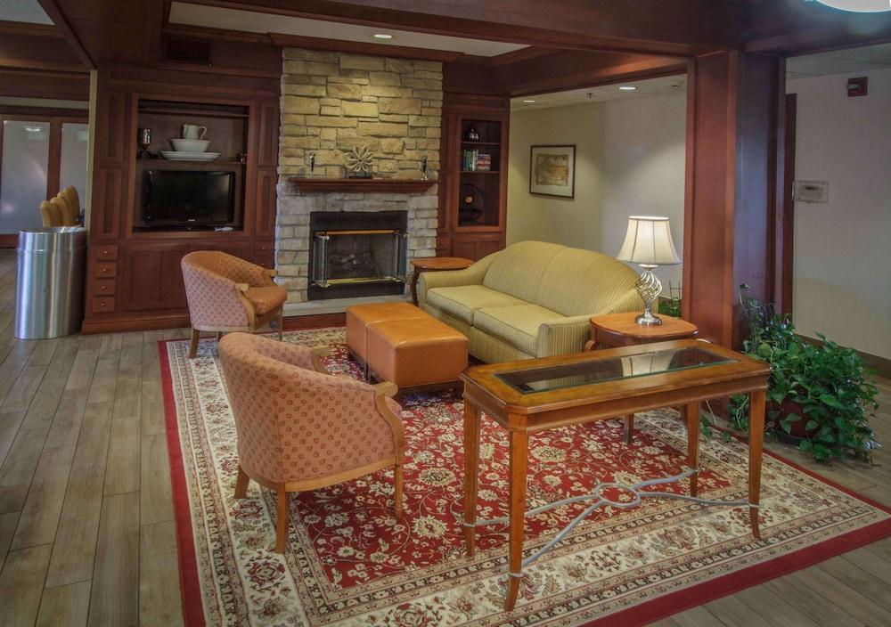 Hampton Inn South Haven photo 3