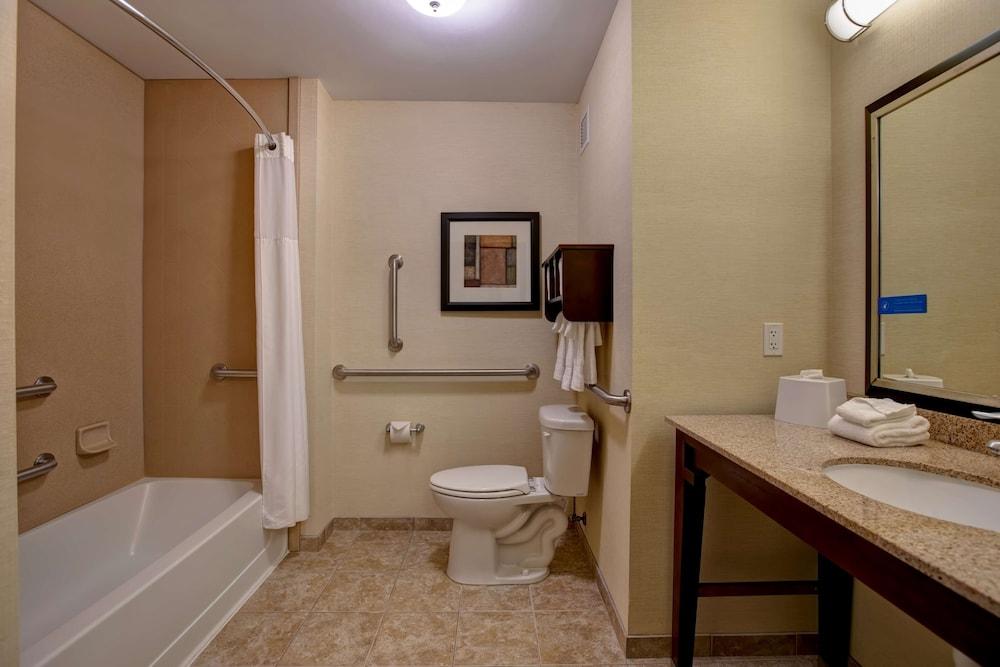 Hampton Inn DeKalb, IL photo 16