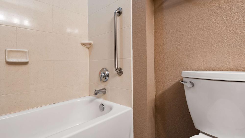 Best Western Plus Hiawatha Hotel photo 19