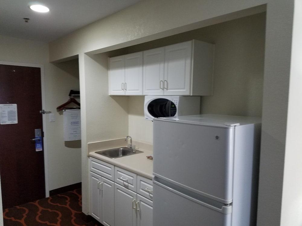 Baymont by Wyndham Grovetown Augusta photo 49