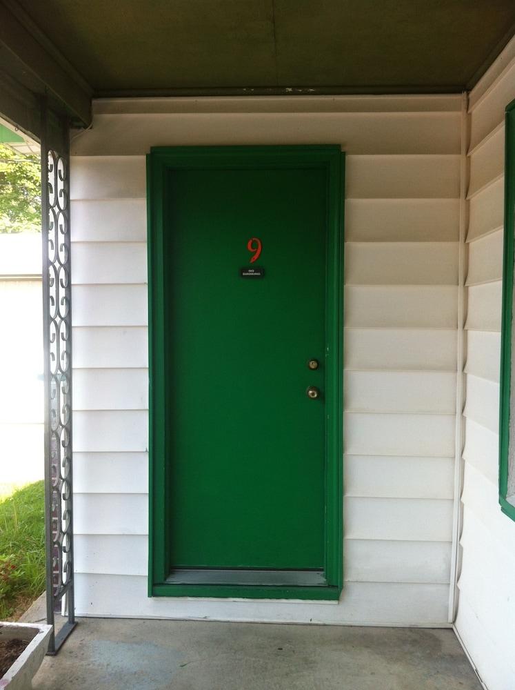 Green Crest Motel photo 12