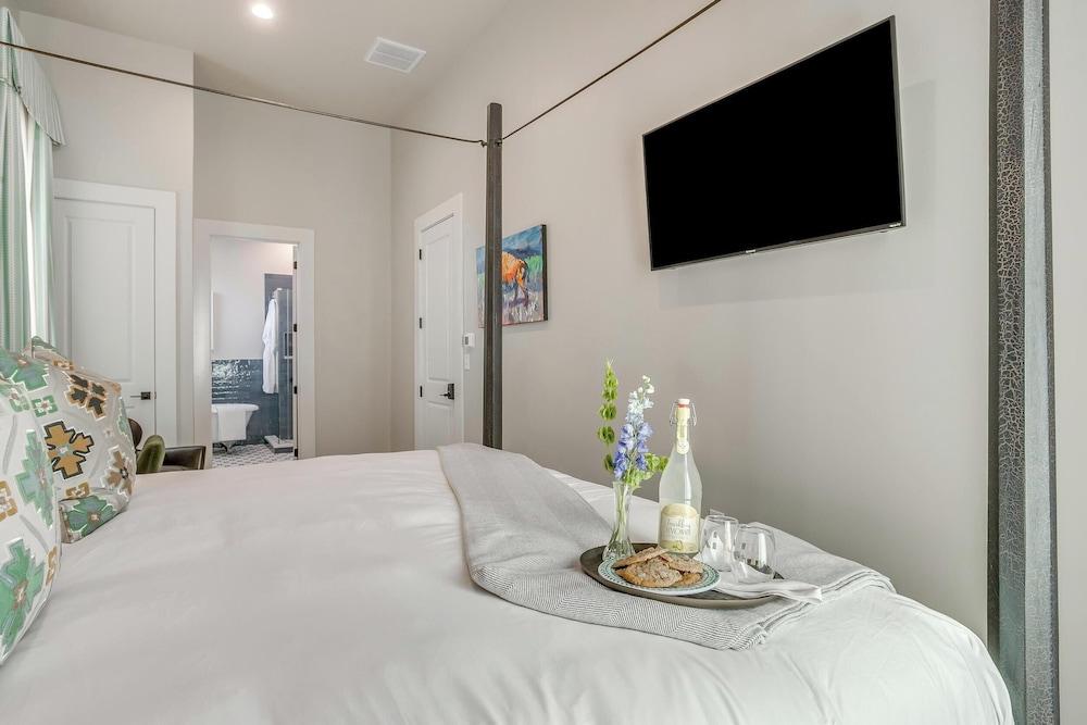 Nutt House Hotel photo 89