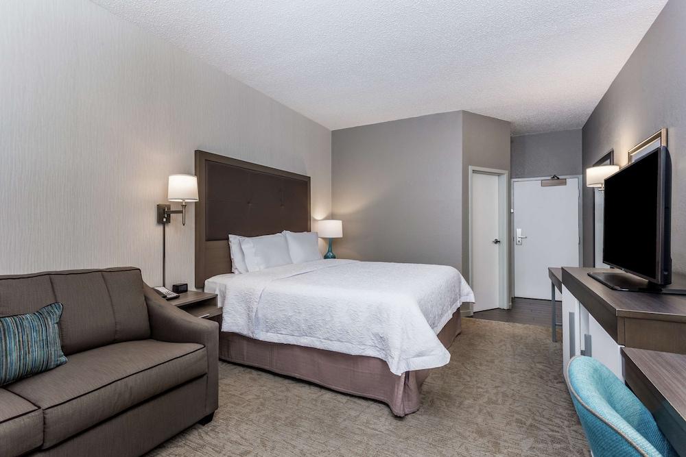 Hampton Inn Milwaukee-Airport photo 14