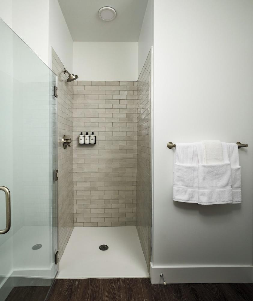 Luxury Apartments by Hyatus Center City photo 4