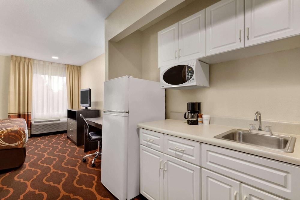 Baymont by Wyndham Grovetown Augusta photo 39