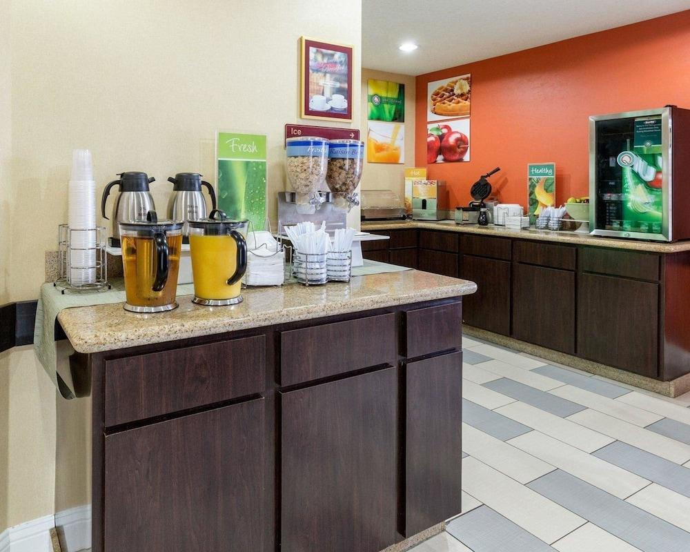 Quality Inn Baytown - Houston East photo 22