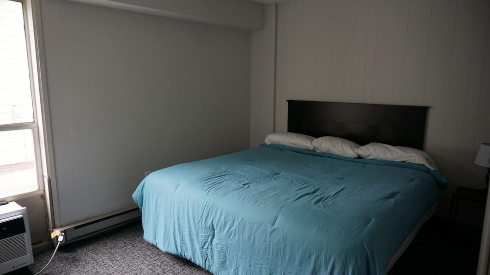 Windjammer Motor Inn photo 26