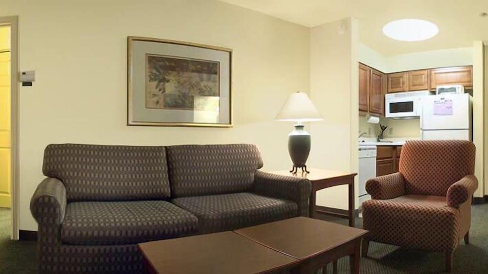 Staybridge Suites South Springfield by IHG photo 20