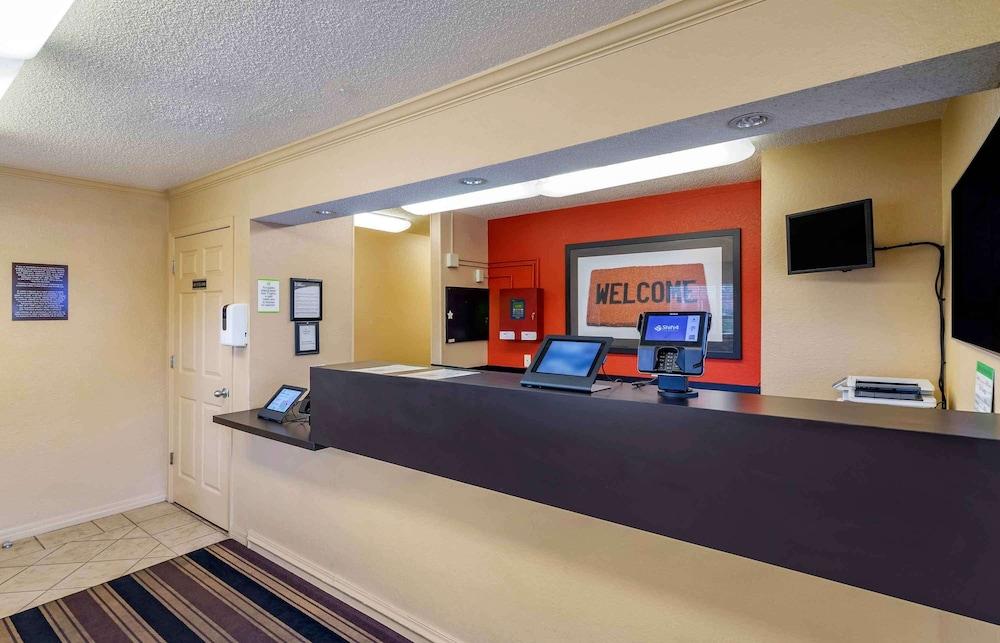 Extended Stay America Select Suites Tampa North Airport photo 2