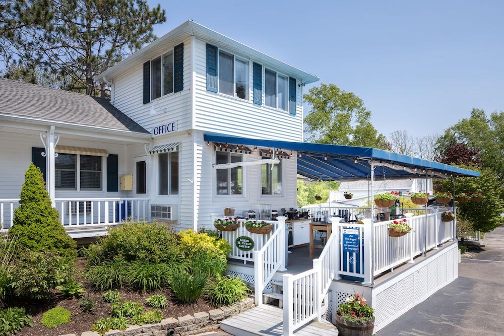 Glen Cove Inn & Suites photo 64