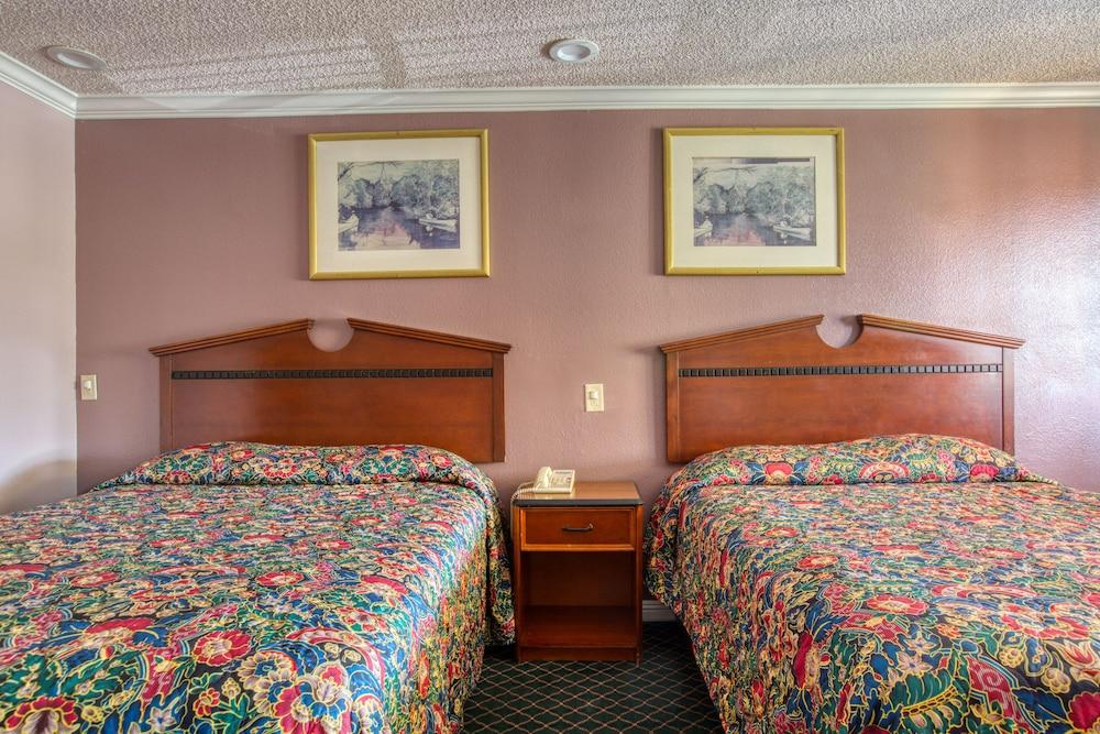 Passport Inn Whittier photo 16