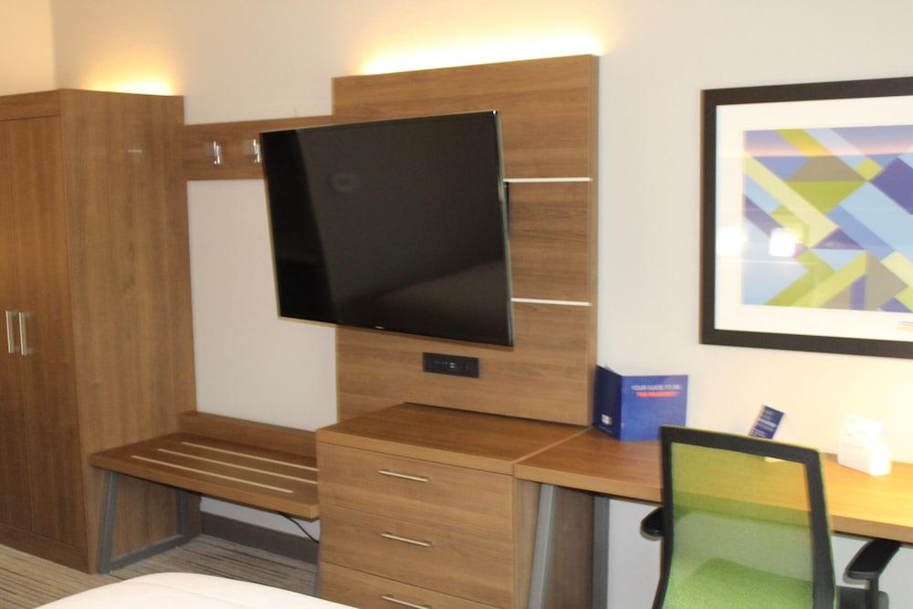 Holiday Inn Express & Suites Enterprise by IHG photo 10