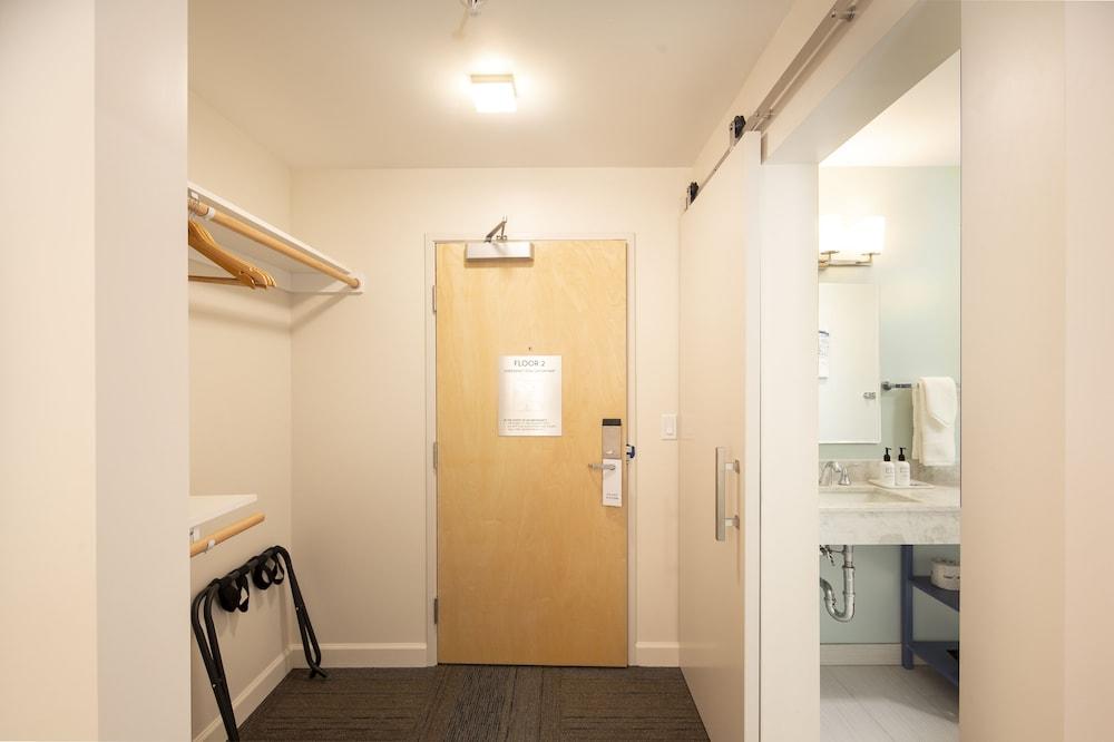 Inn At Moss Landing Point photo 21