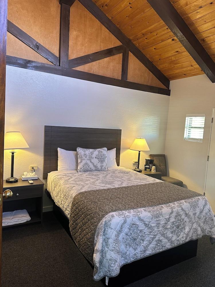 Lee Vining Motel photo 35