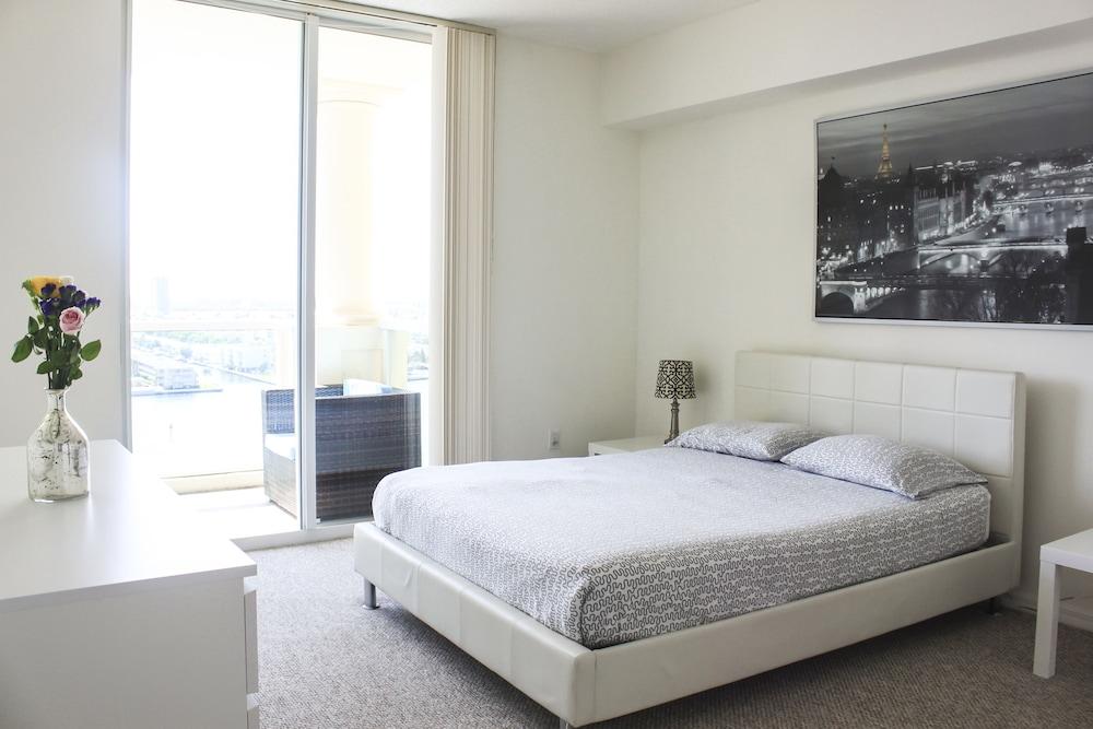 Best Holiday Suites photo 30