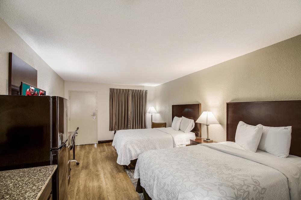 Red Roof Inn PLUS+ Dallas – Addison photo 14