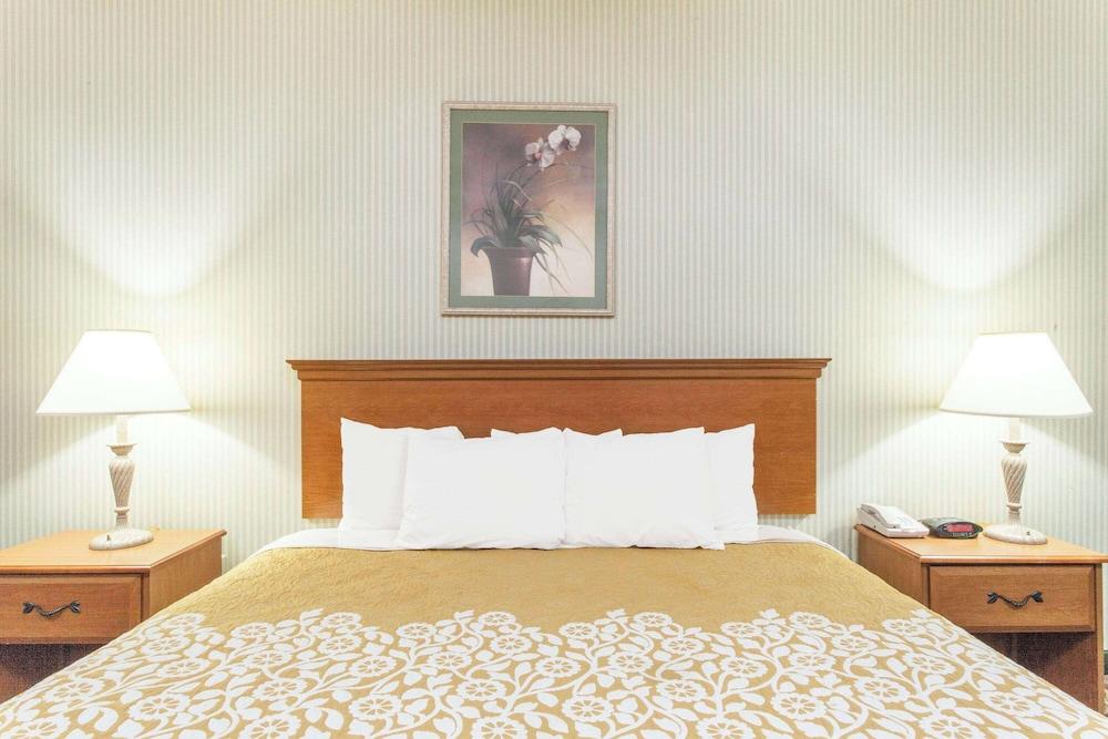 Days Inn & Suites by Wyndham Seaford photo 10