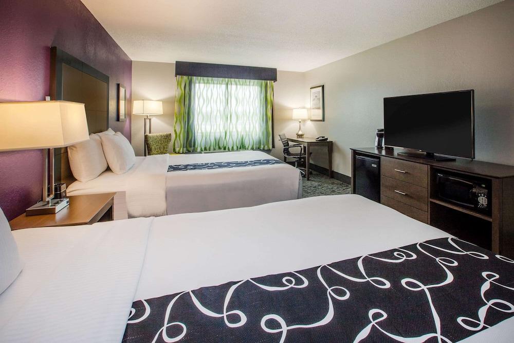 La Quinta Inn & Suites by Wyndham Elkhart photo 26