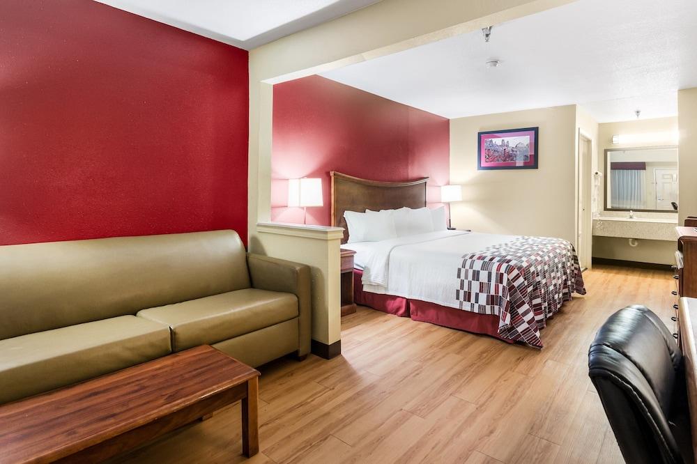 Red Roof Inn Conroe North - Willis photo 3