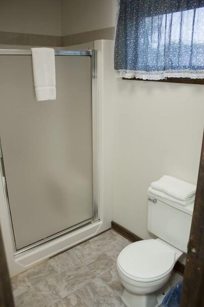 The Villager Motel photo 33