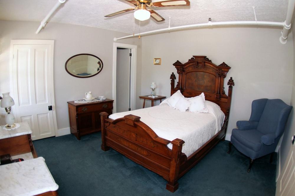 Jarrett House photo 4