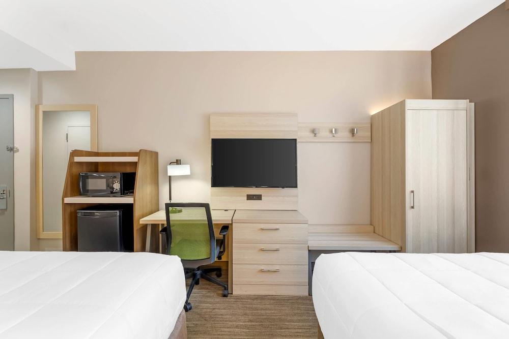 Country Inn & Suites by Radisson, Staten Island photo 36