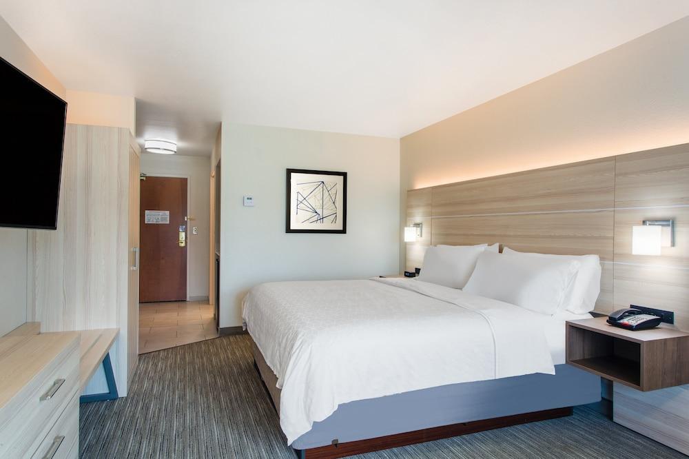 Holiday Inn Express Hotel & Suites Lewisburg by IHG photo 7