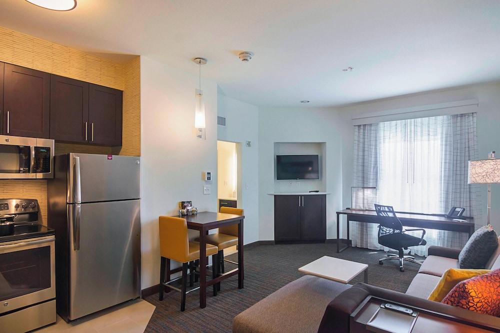 Residence Inn by Marriott Denton photo 5