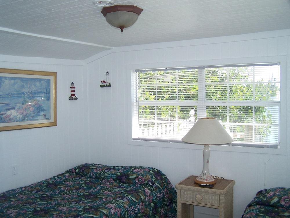 Floating Sea Cove Resort & Marina photo 43