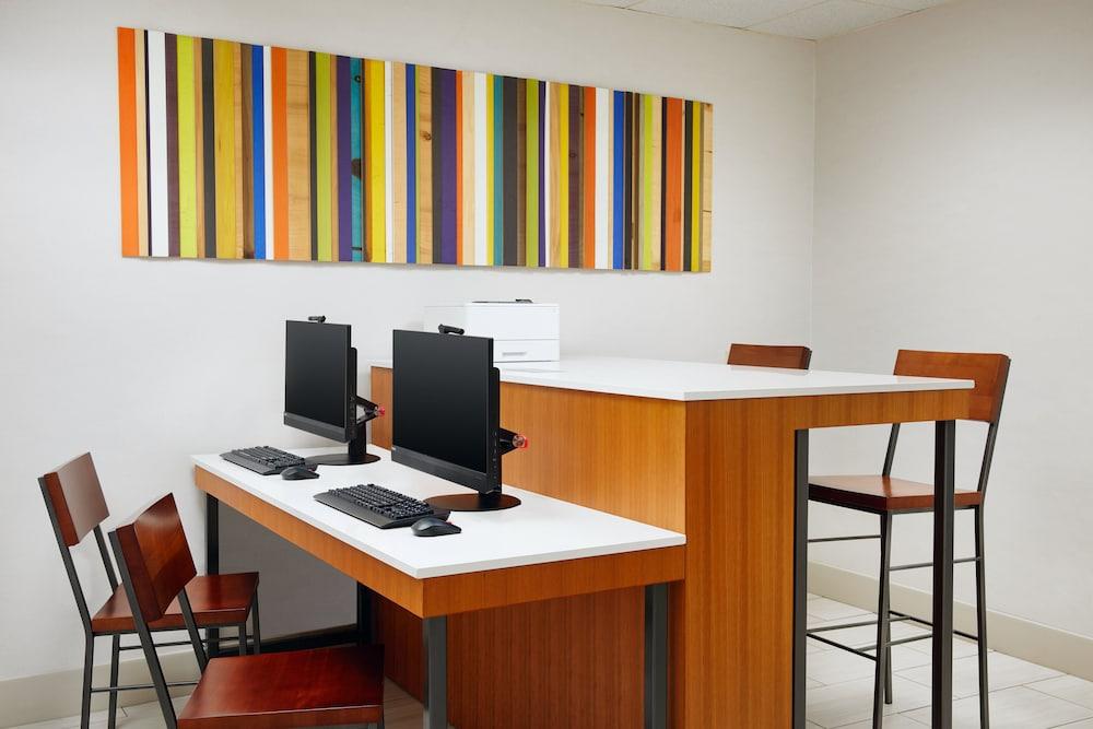 Holiday Inn Express & Suites Jacksonville SE- Med Ctr Area by IHG photo 31