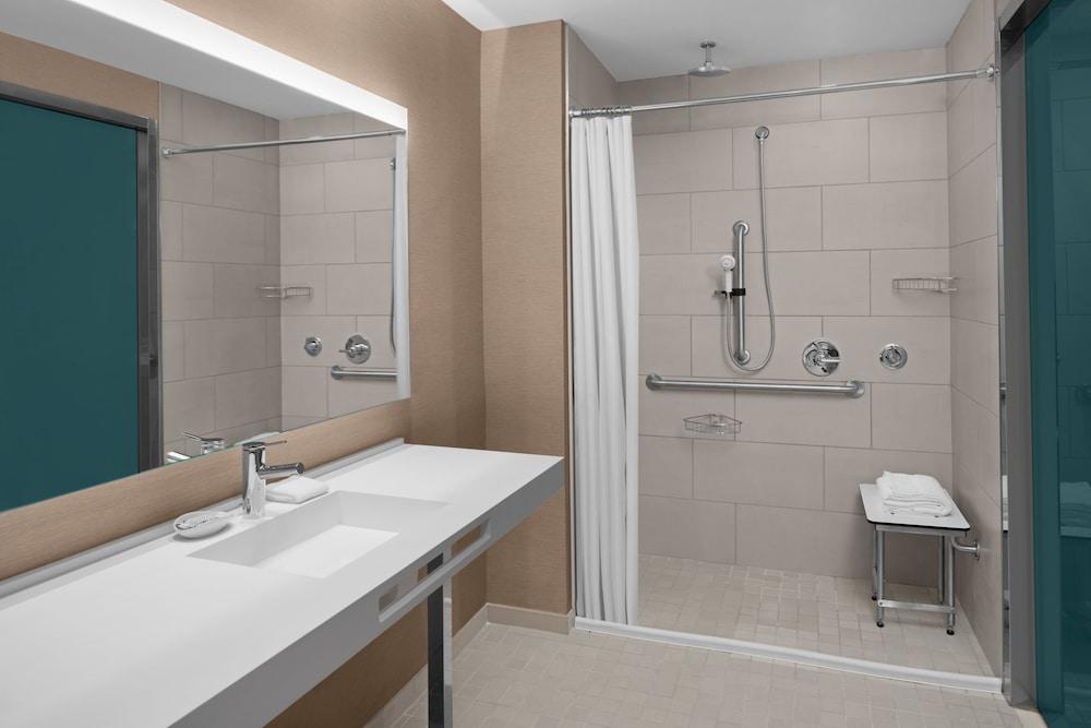 AC Hotel St. Louis Clayton photo 18