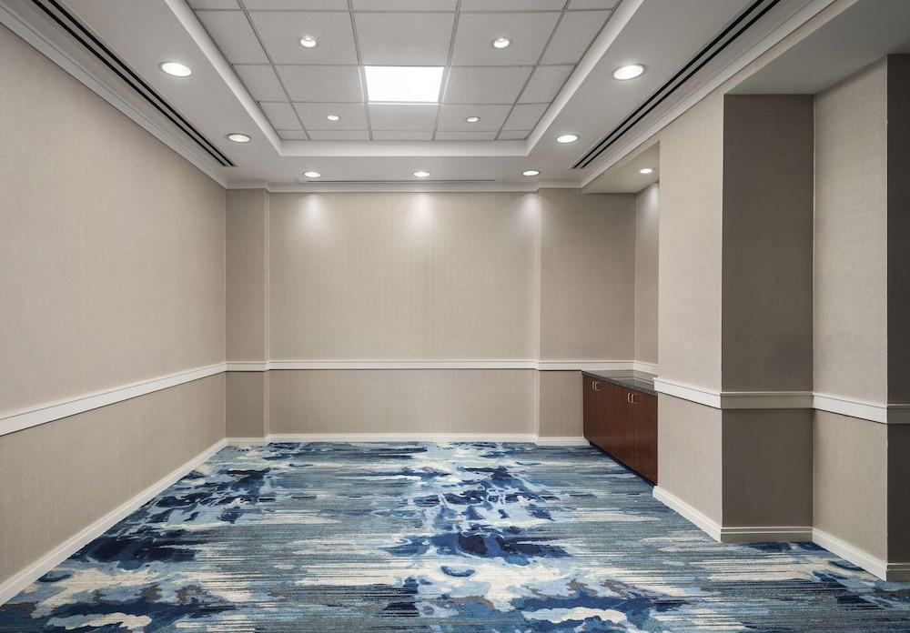 Hilton Virginia Beach Oceanfront photo 12