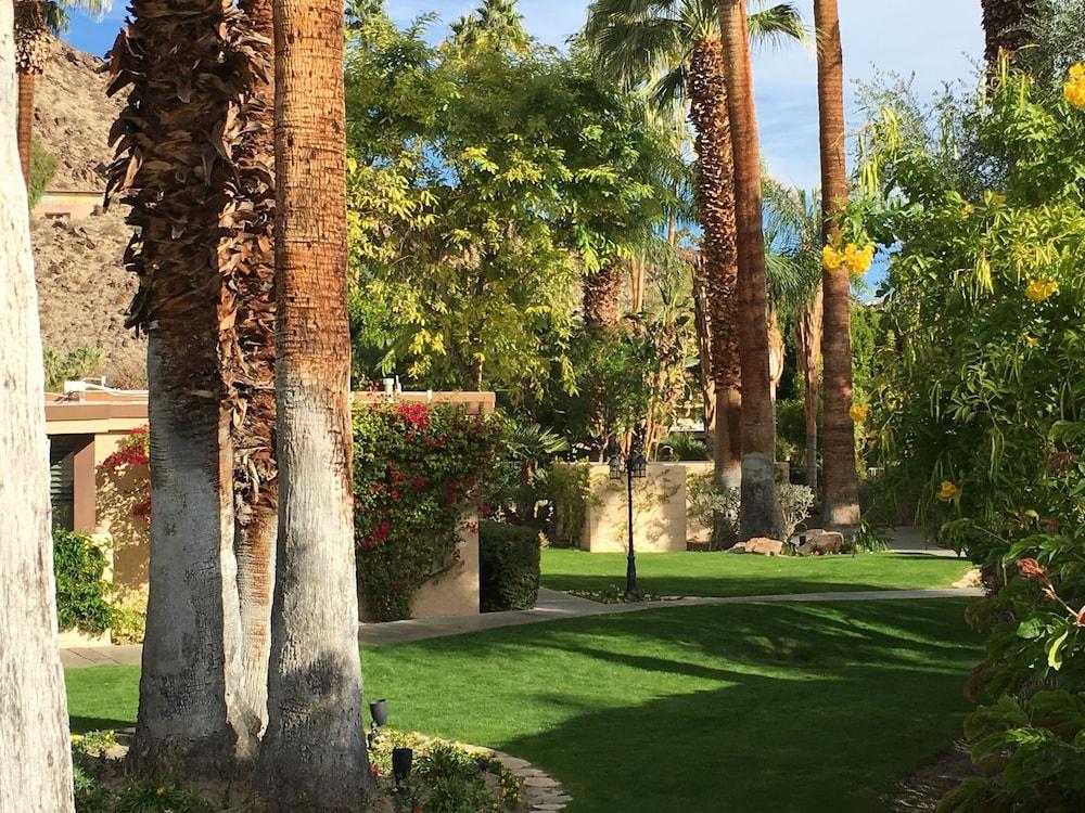 GetAways at Palm Springs Tennis Club photo 11