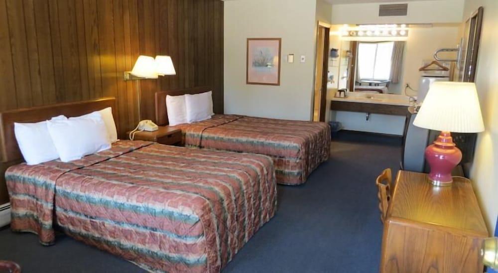 Coachlight Motel photo 2