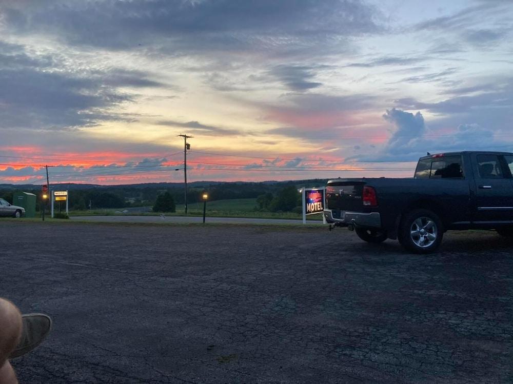 Jeannies Dream Motel photo 9