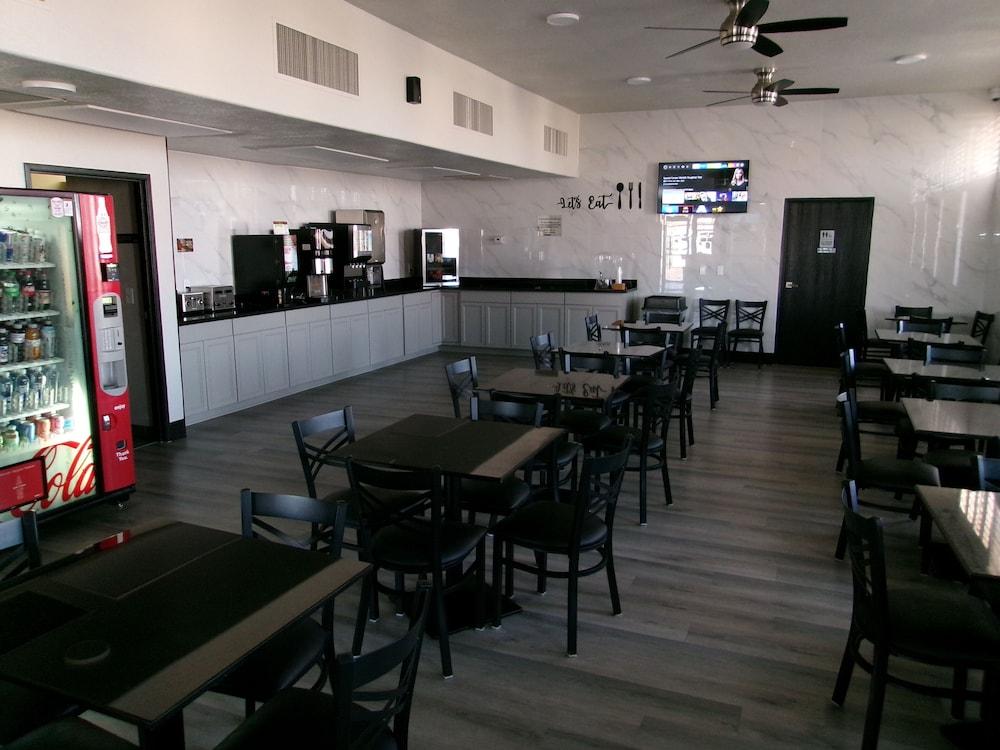SureStay Hotel by Best Western Phoenix Airport photo 60