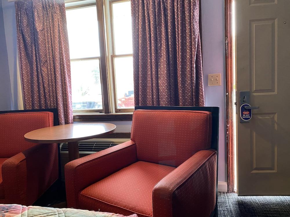 Economy Lodge photo 27