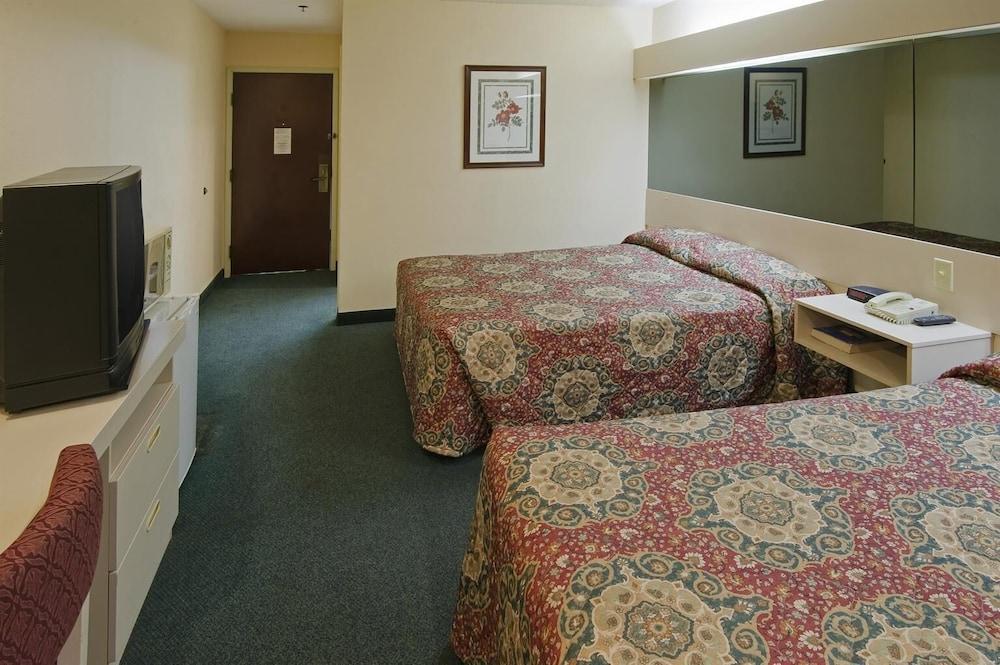 Americas Best Value Inn & Suites McDonough photo 6