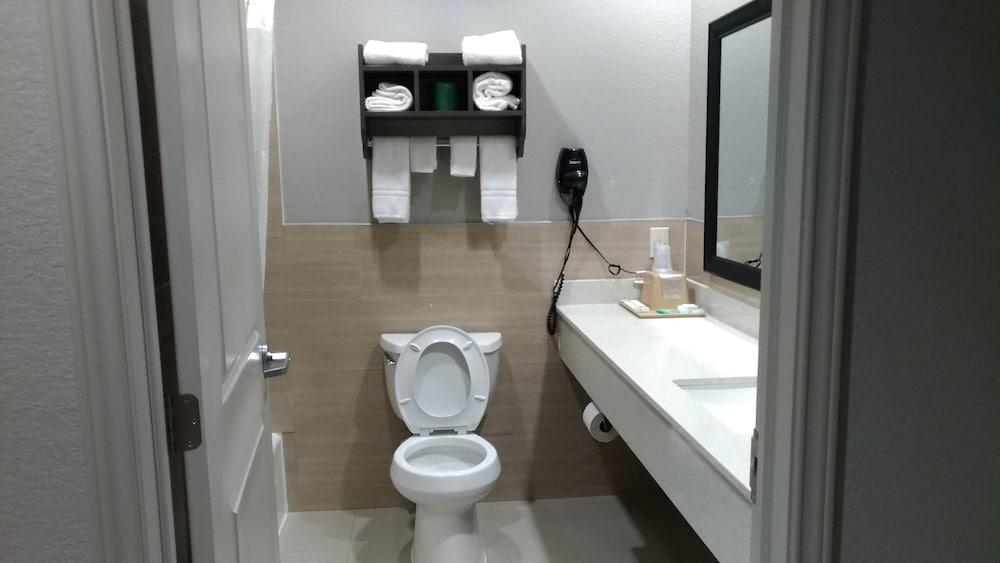 Liv Inn and Suites photo 4