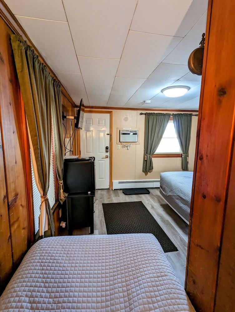 Riverside Motel photo 94