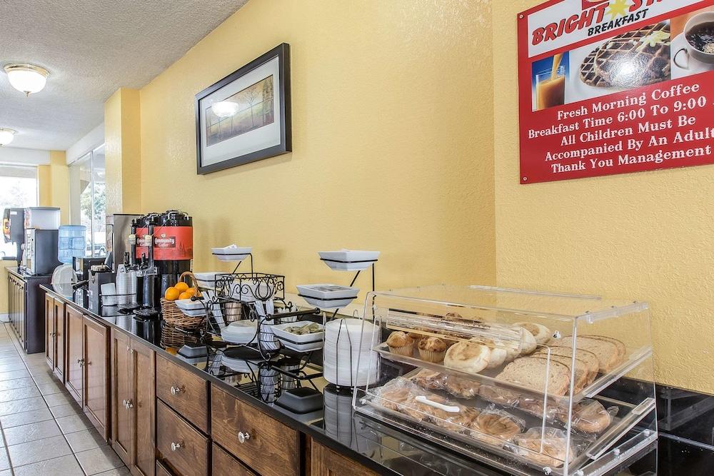 Econo Lodge Byron near Historic District - Warner Robins photo 19